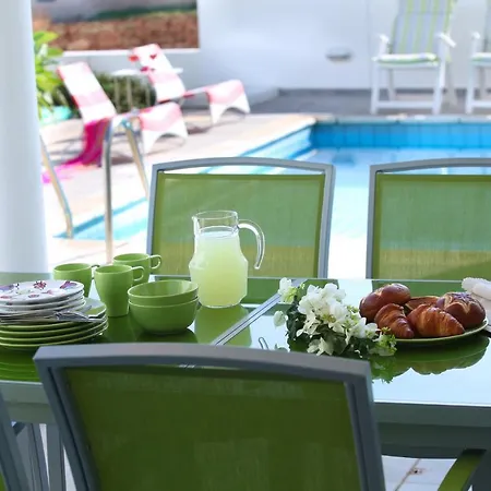 You And Your Family Will Love This Close To The Beach, 1518