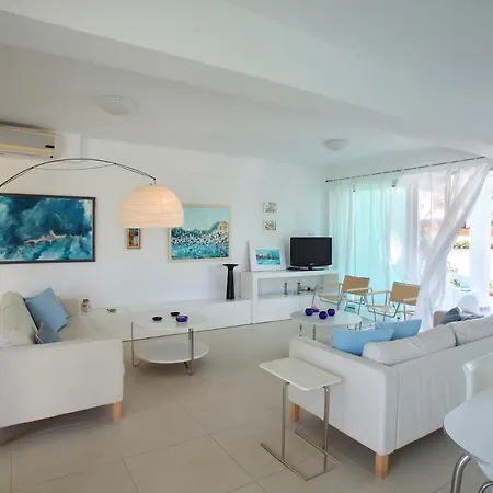 You And Your Family Will Love This Close To The Beach, 1518 Βίλα